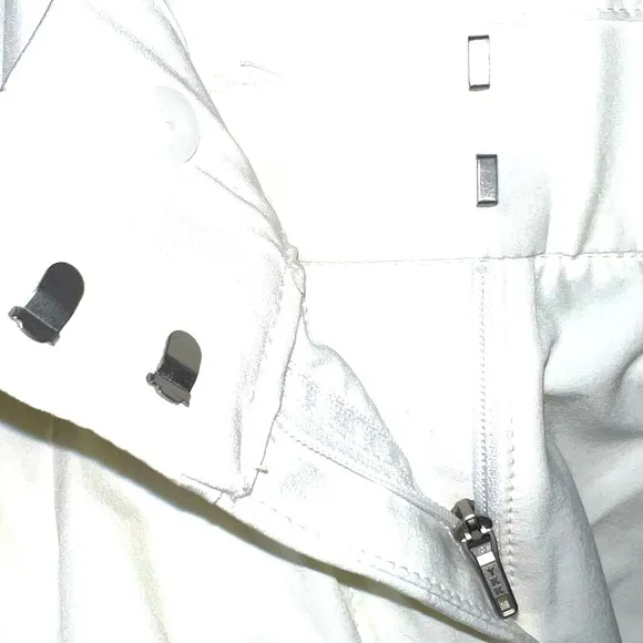 Nike Dri-Fit sz M White Victory athletic stretch 5” inseam mid-rise golf shorts