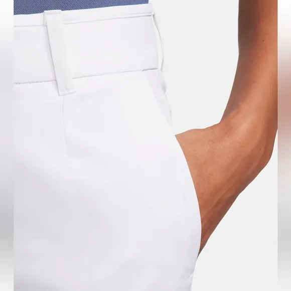 Nike Dri-Fit sz M White Victory athletic stretch 5” inseam mid-rise golf shorts