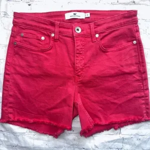 NWOT Women’s Waist 28 Vineyard Vines Distressed Look Red Denim Shorts