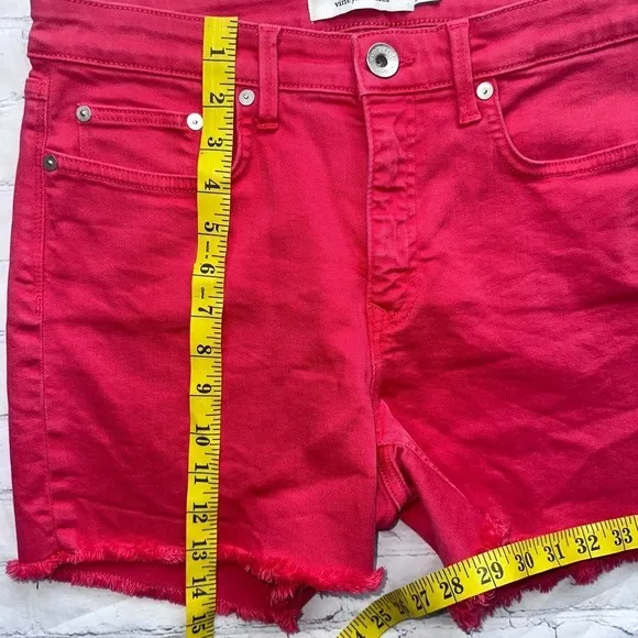 NWOT Women’s Waist 28 Vineyard Vines Distressed Look Red Denim Shorts