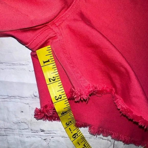 NWOT Women’s Waist 28 Vineyard Vines Distressed Look Red Denim Shorts