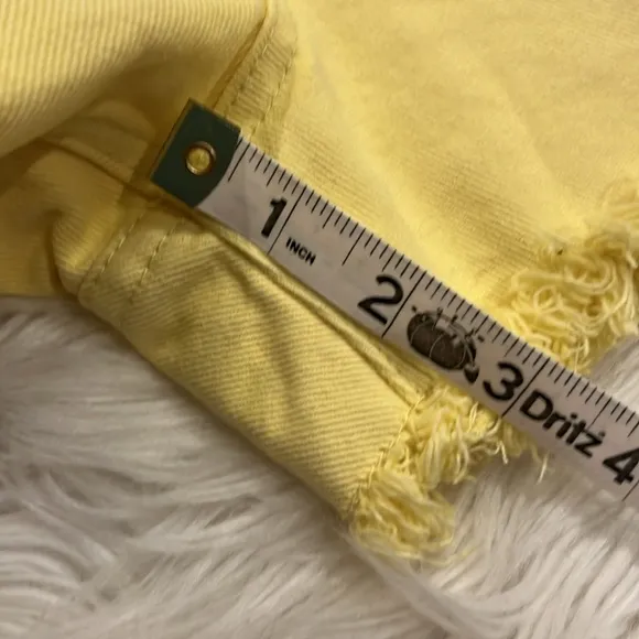 NWT Billabong x Wrangler high rise cut-off raw hem denim shorts yellow 30