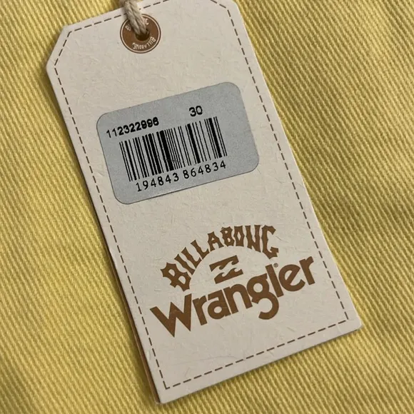 NWT Billabong x Wrangler high rise cut-off raw hem denim shorts yellow 30