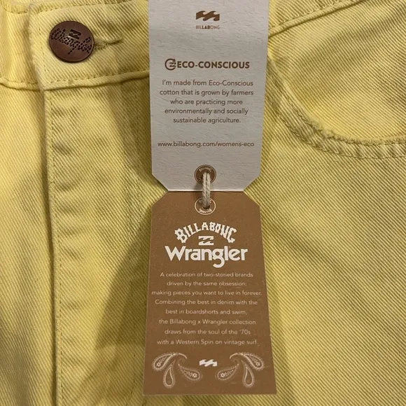 NWT Billabong x Wrangler high rise cut-off raw hem denim shorts yellow 30