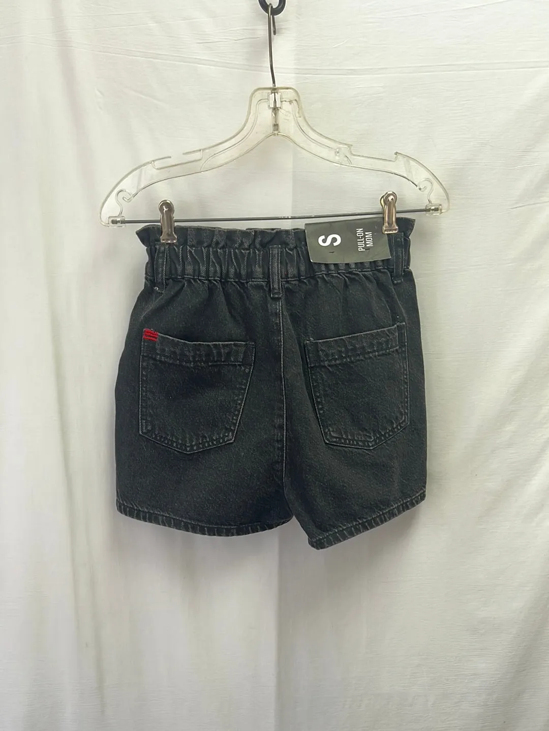 NWT -- Urban Outfitters Black BDG Pull-On Mom Jean Shorts -- Size: Small