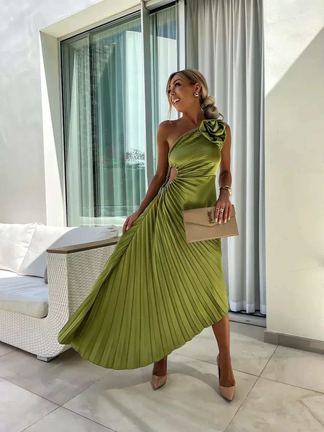 Pearl - Romantic Flower Midi Dress