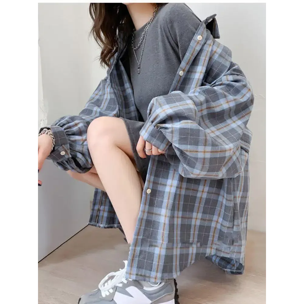 Plaid Print Puff Sleeve Shirt with Classic Collar and Dual Pockets