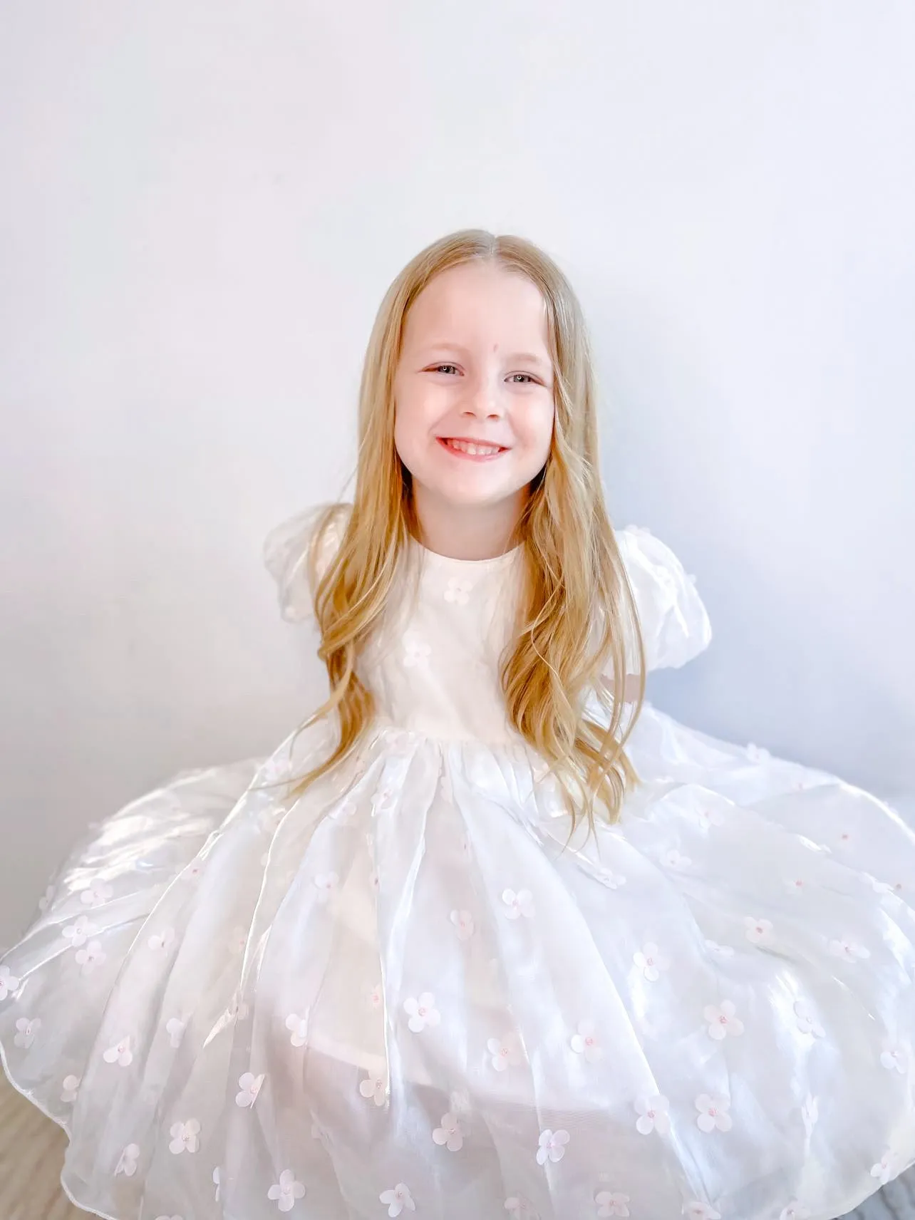 "Lily" 3D Flower Girls Dress with Bow - White/Pink
