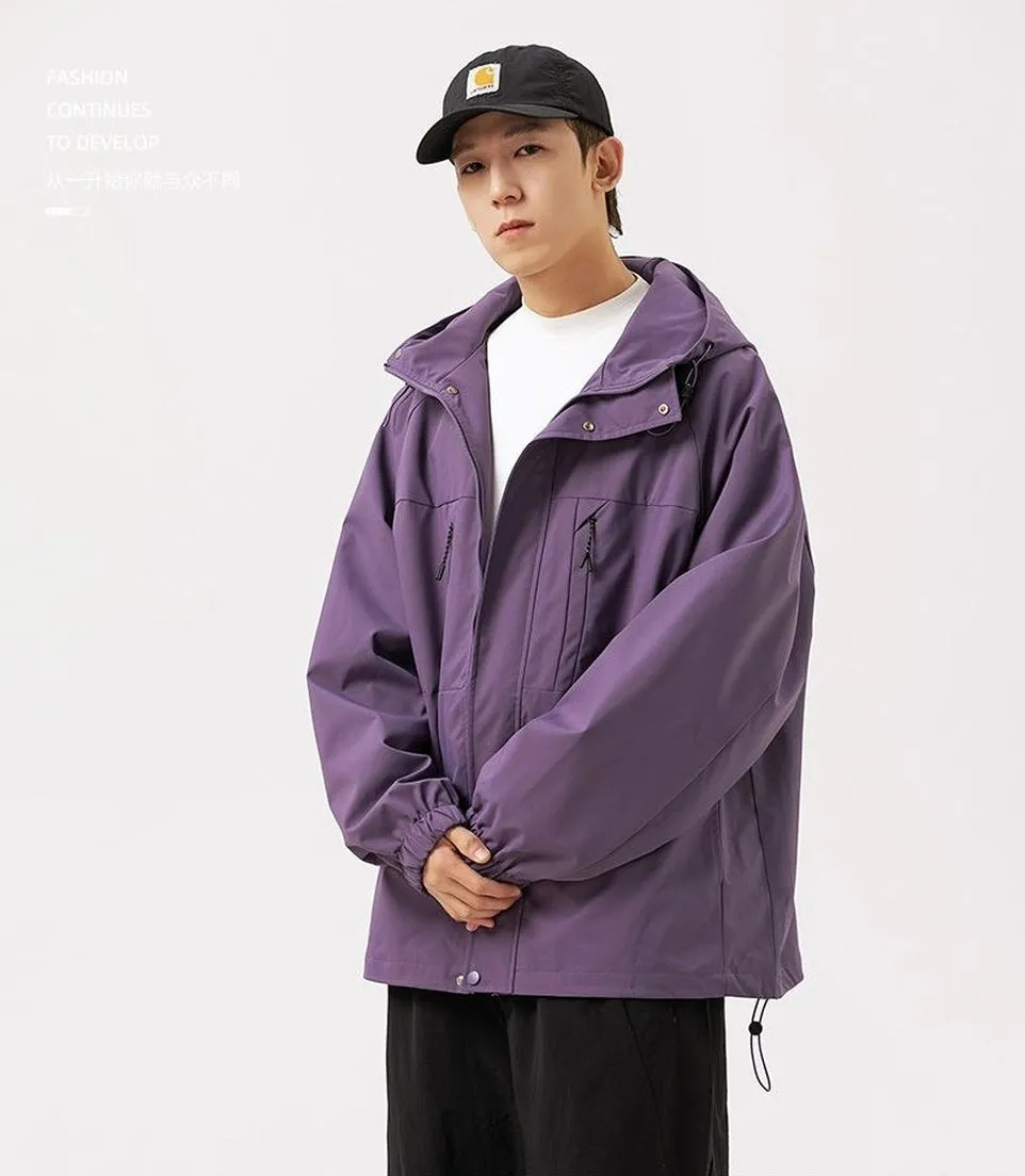 Relaxed-fit Hooded Rain Coat Featuring a Zip-up Design