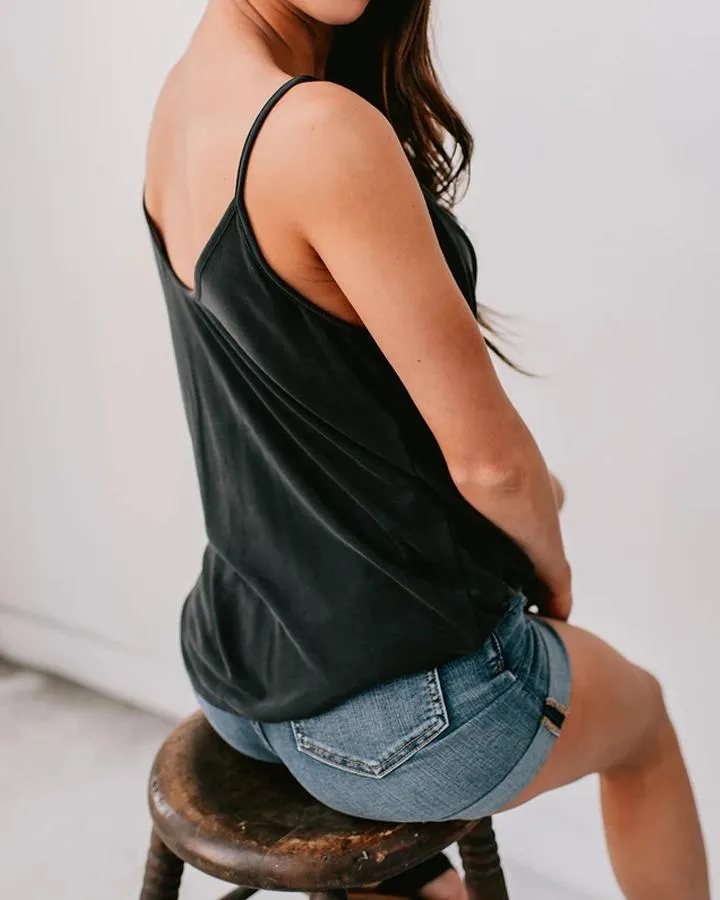 Roam The Wild V-Neck Tank Top - Black
