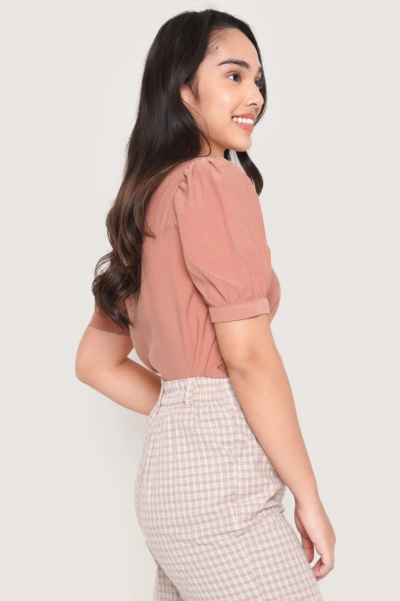 Round Neck Puff Sleeve Shirt