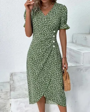Sabrina - Floral print dress with short sleeves.