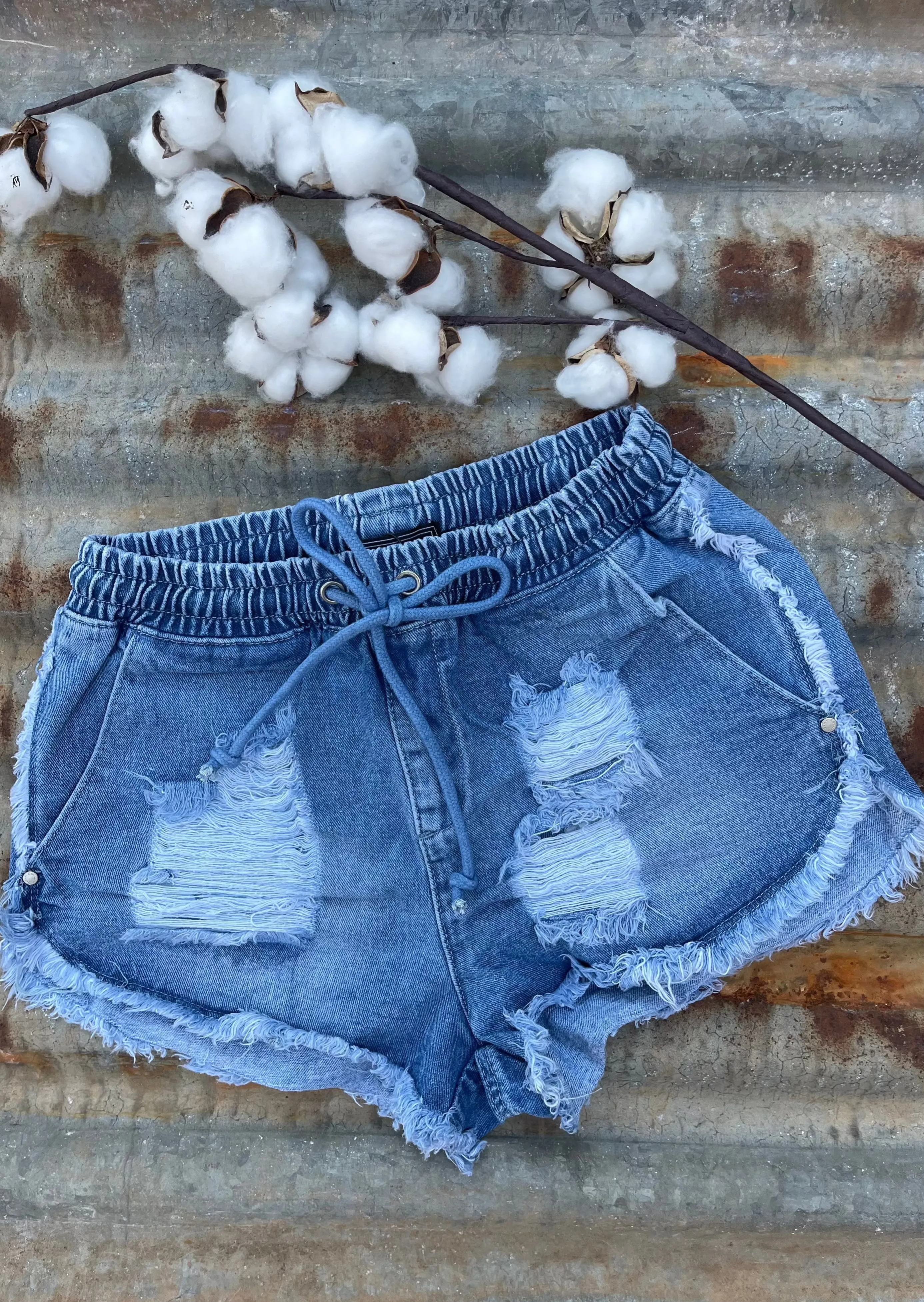 Scarlett Denim Shorts in Mid Blue