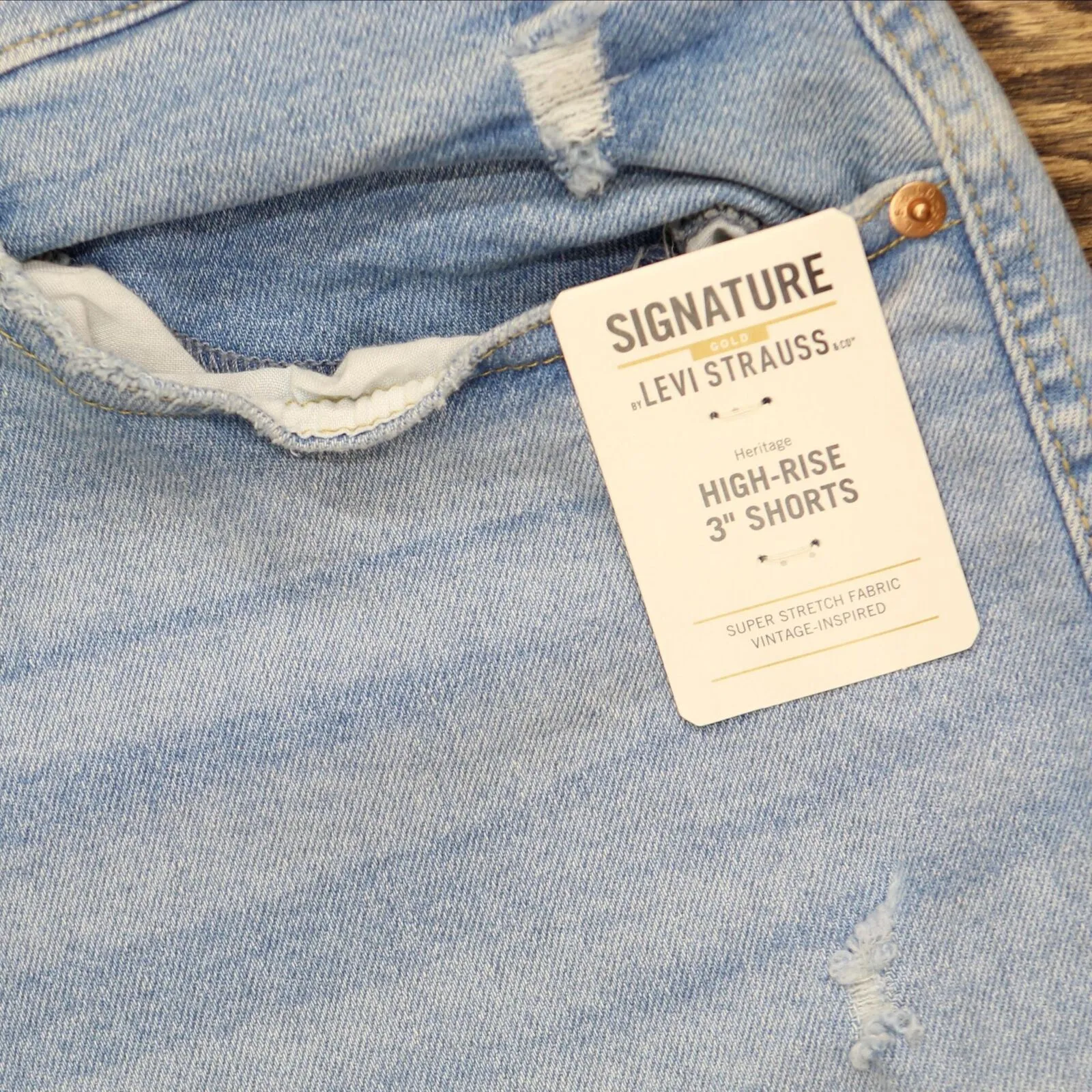 Signature By Levi Strauss & Co. Gold Heritage High Rise 3" Jean Shorts Blue 26