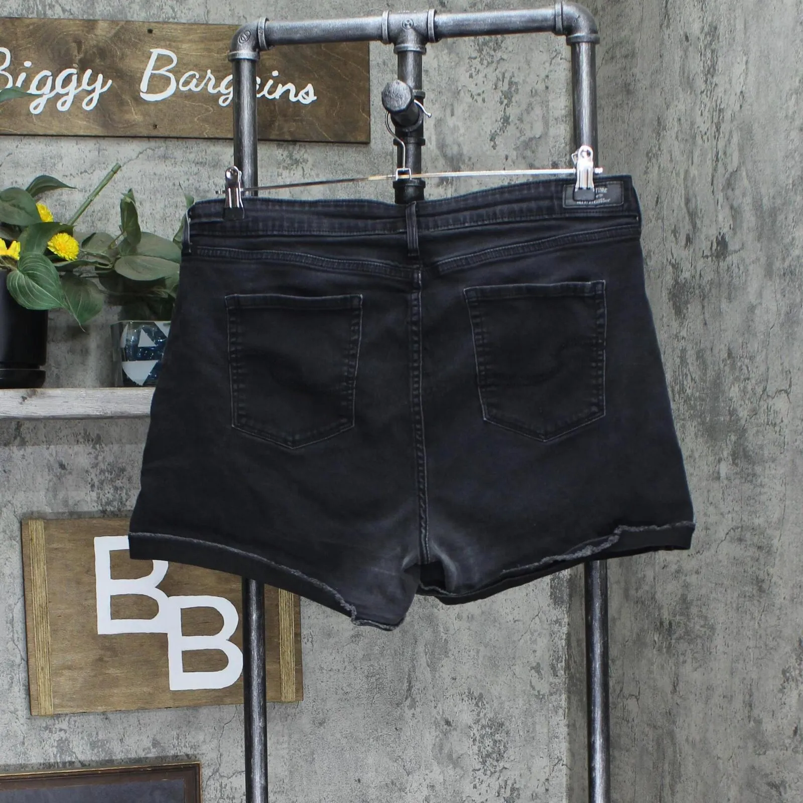 Signature Levi Strauss Womens Denim High Rise Rolled Cuff Shorts Black 18