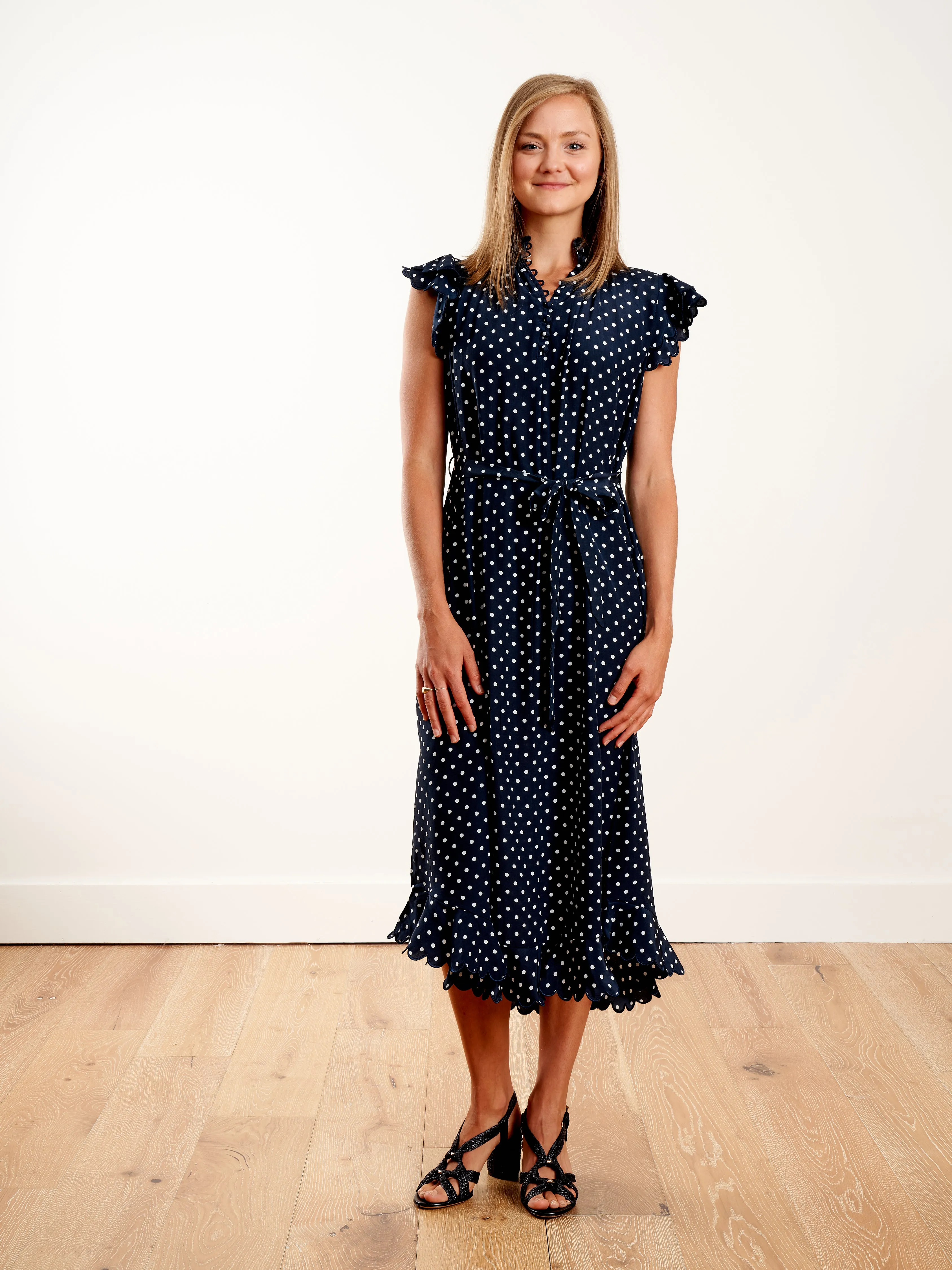 silk scallop sleeveless midi - navy/pearl dot