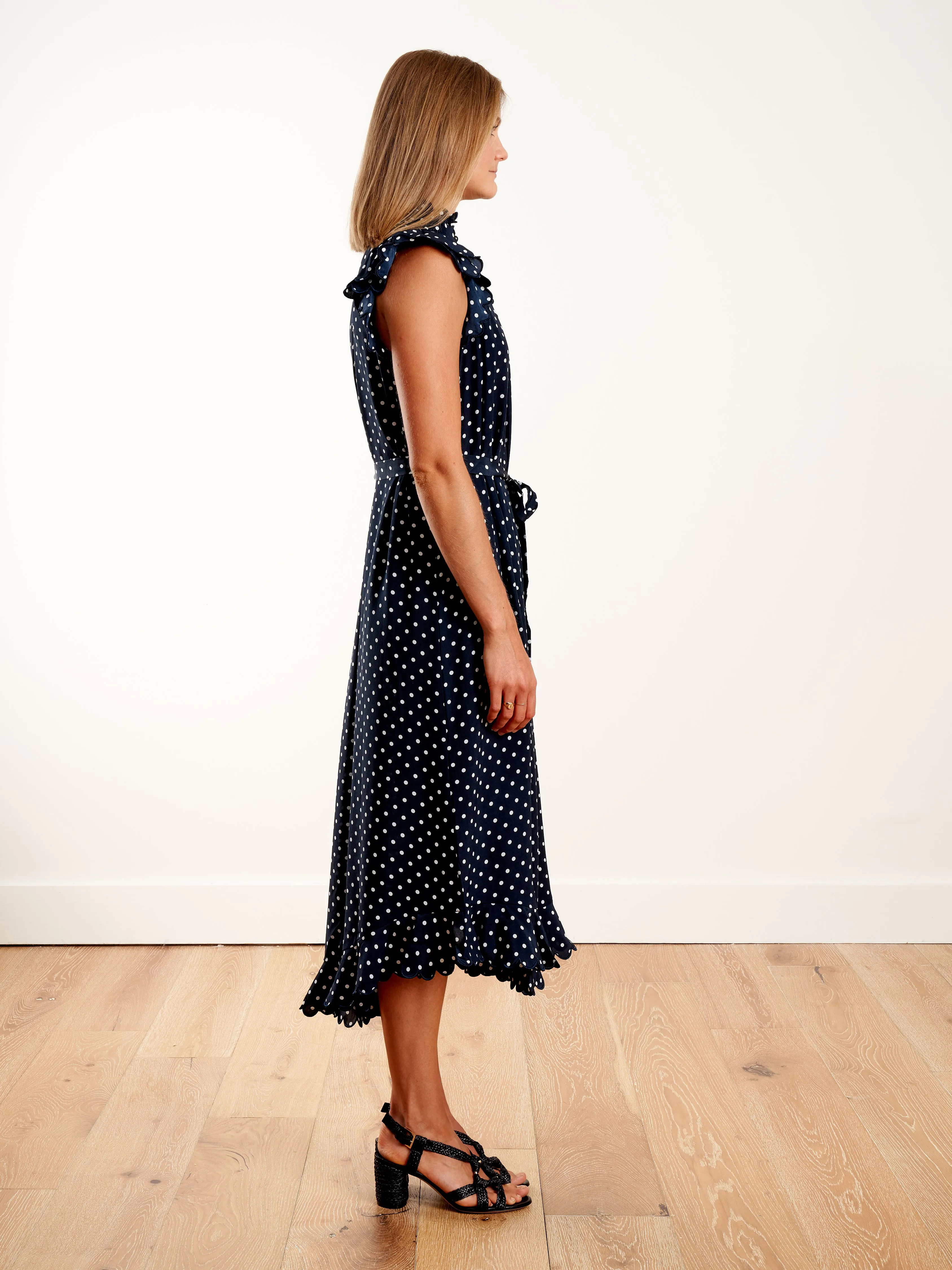 silk scallop sleeveless midi - navy/pearl dot