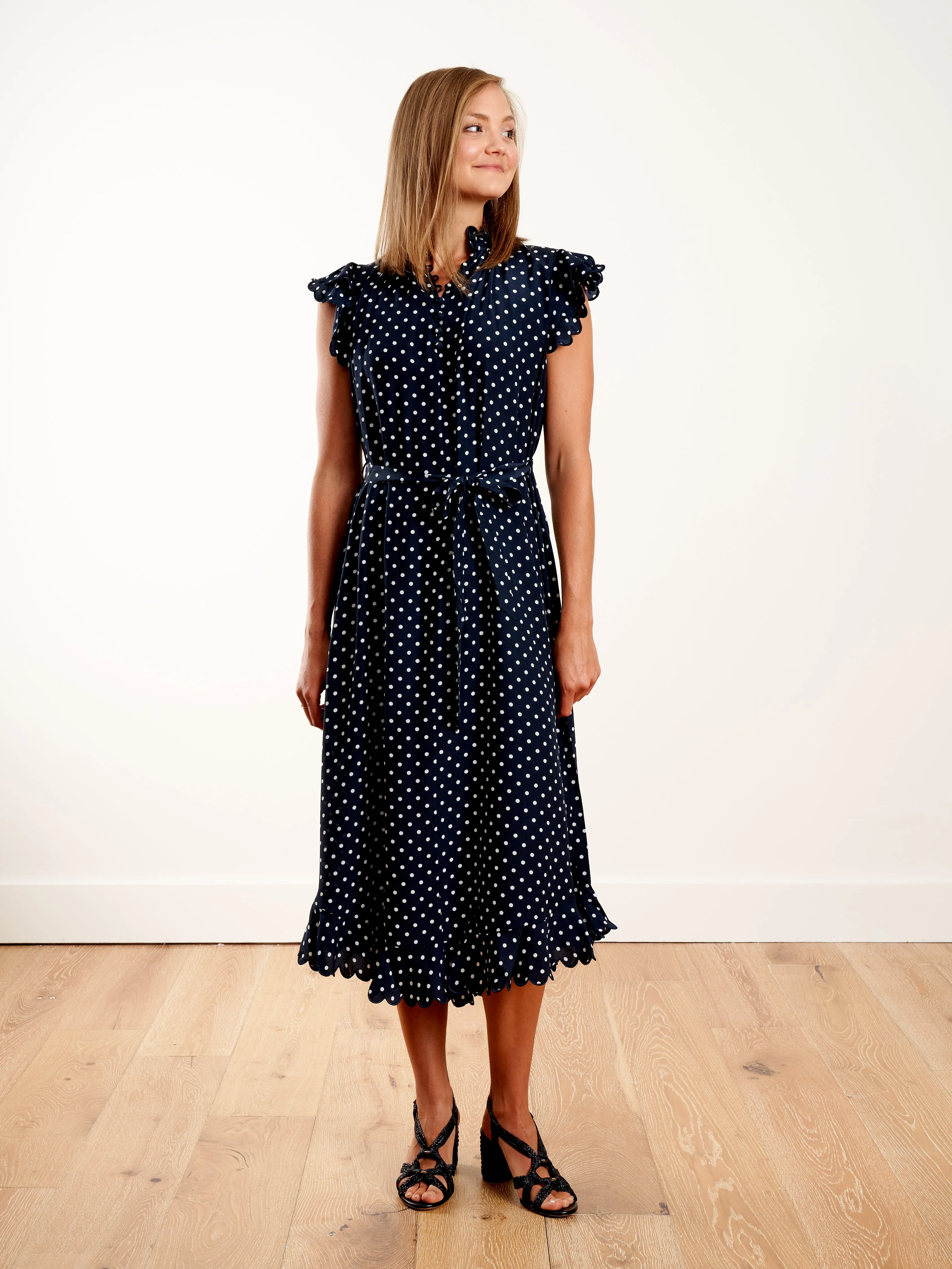 silk scallop sleeveless midi - navy/pearl dot