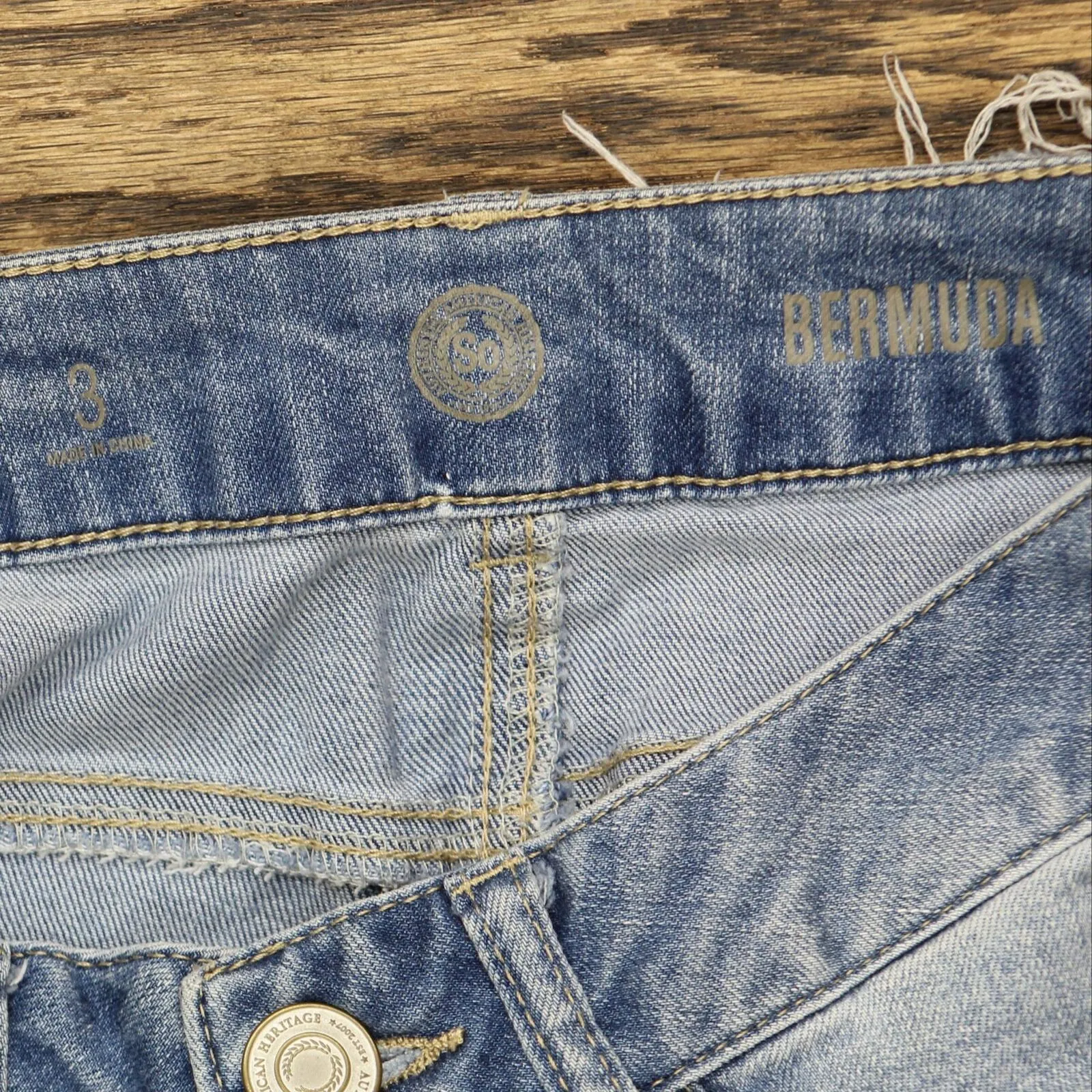 SO Womens Bermuda Stretch Distressed Roll Cuff Jeans Shorts Blue 3