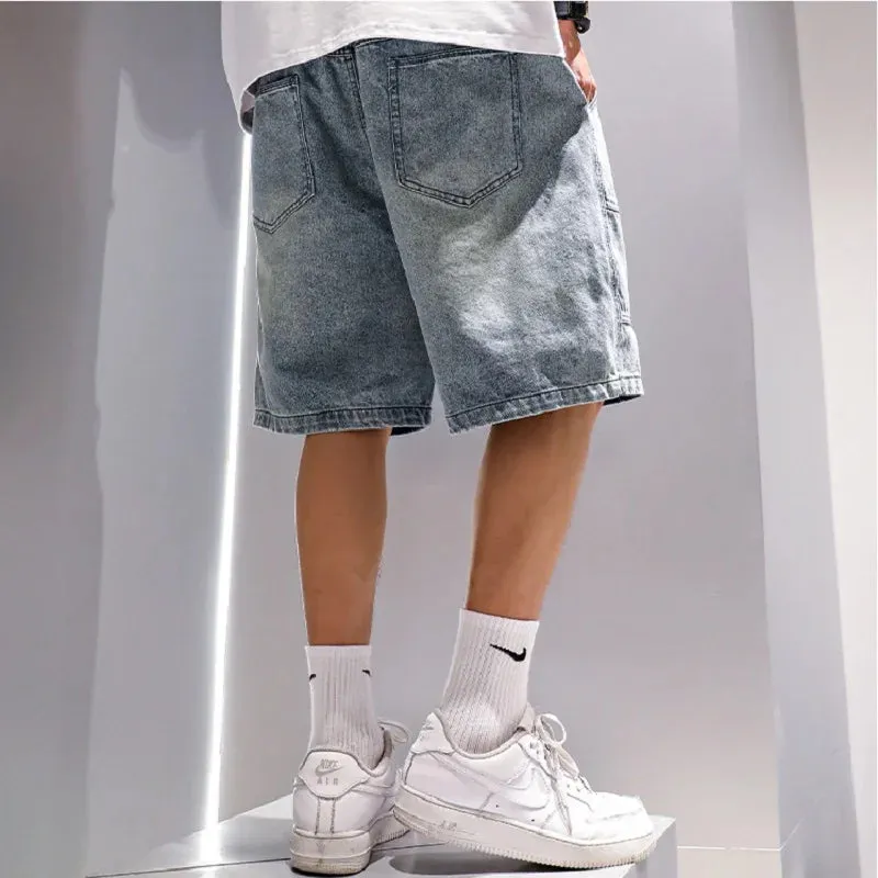 Sommer-Bereitschaft: Die "BlitzMode" Denim-Shorts für Herren