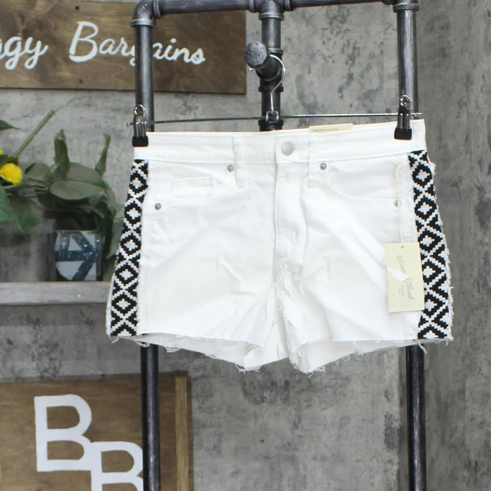 Universal Thread High-Rise Shortie Jean Shorts with Side Panel White / Black 6